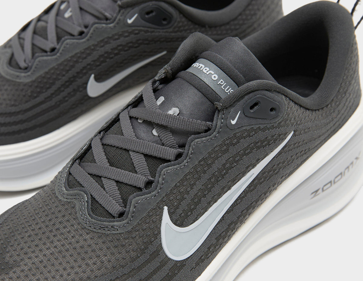 Nike Vomero Plus